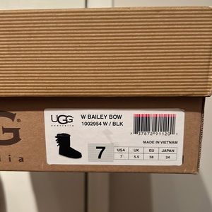 Women’s Ugg boot with Bailey bow.